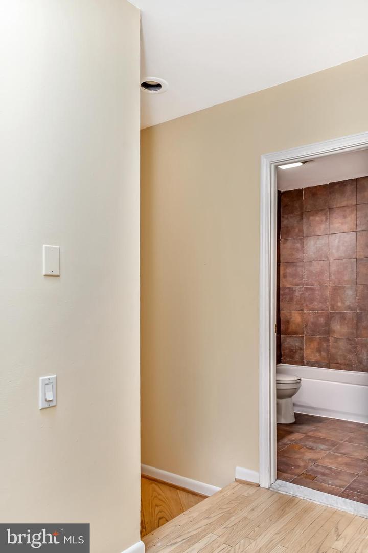 1726 Bainbridge St #b Property Photo 20