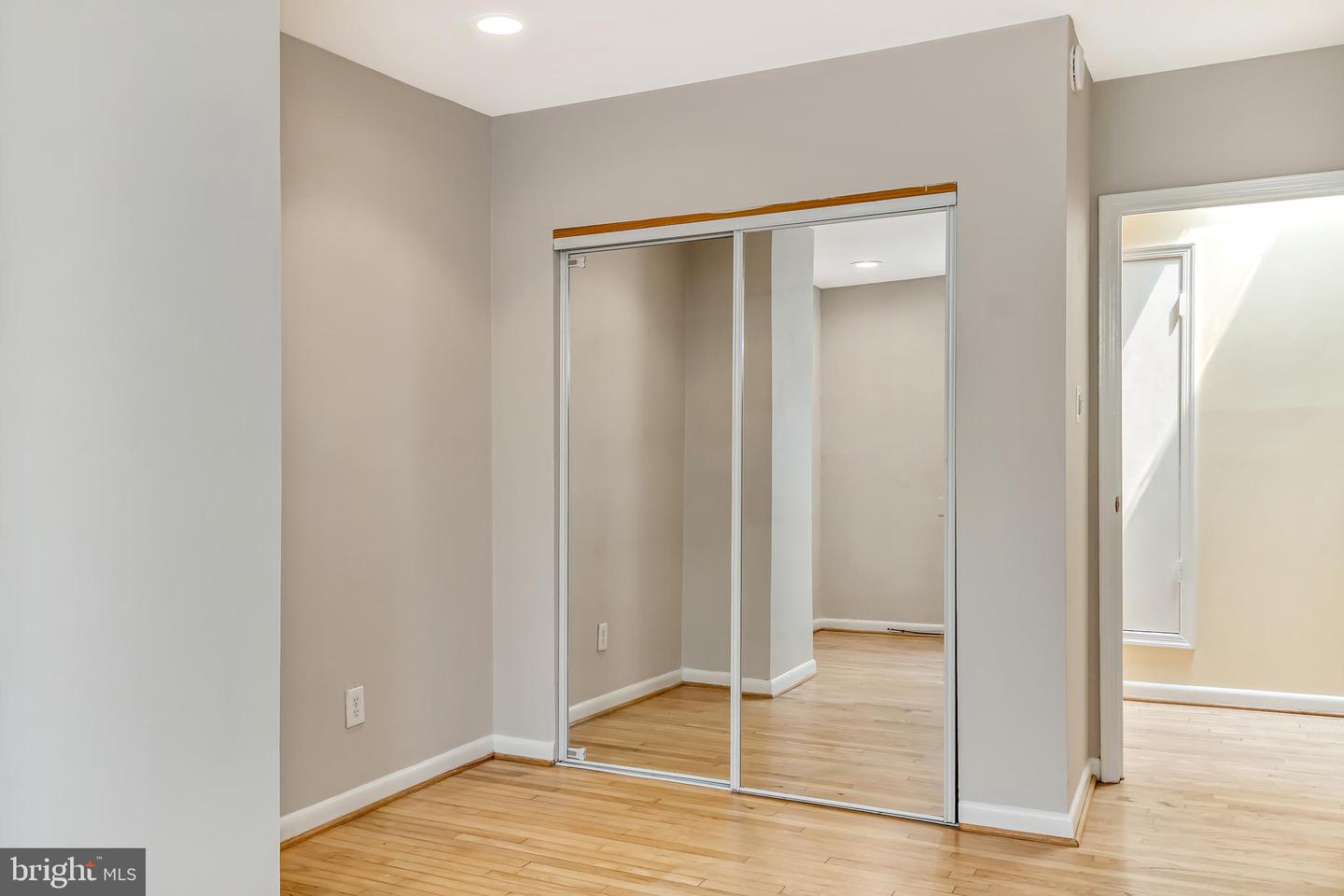 1726 Bainbridge St #b Property Photo 31