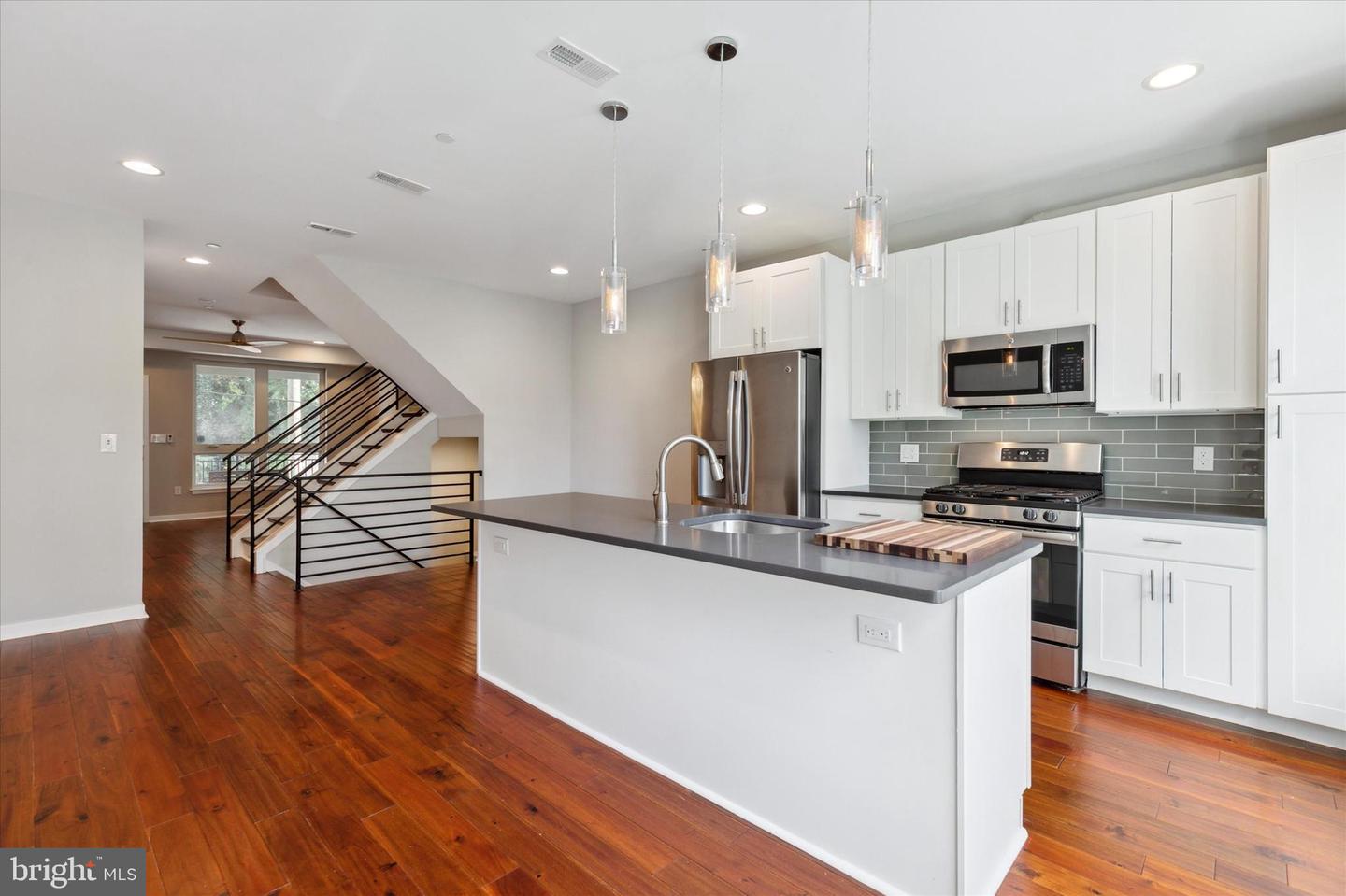 3831 Terrace St #i Property Photo 3