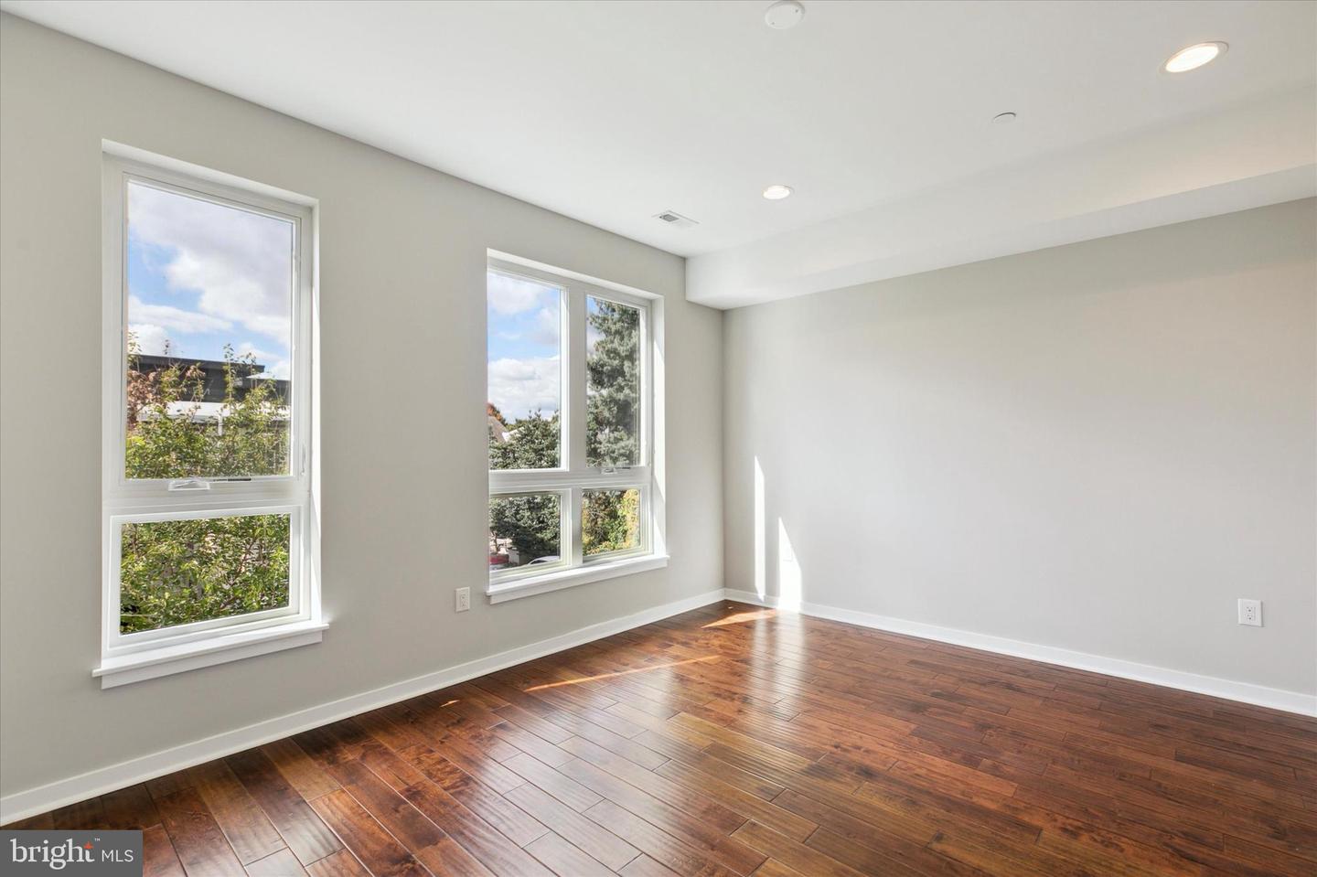 3831 Terrace St #i Property Photo 11
