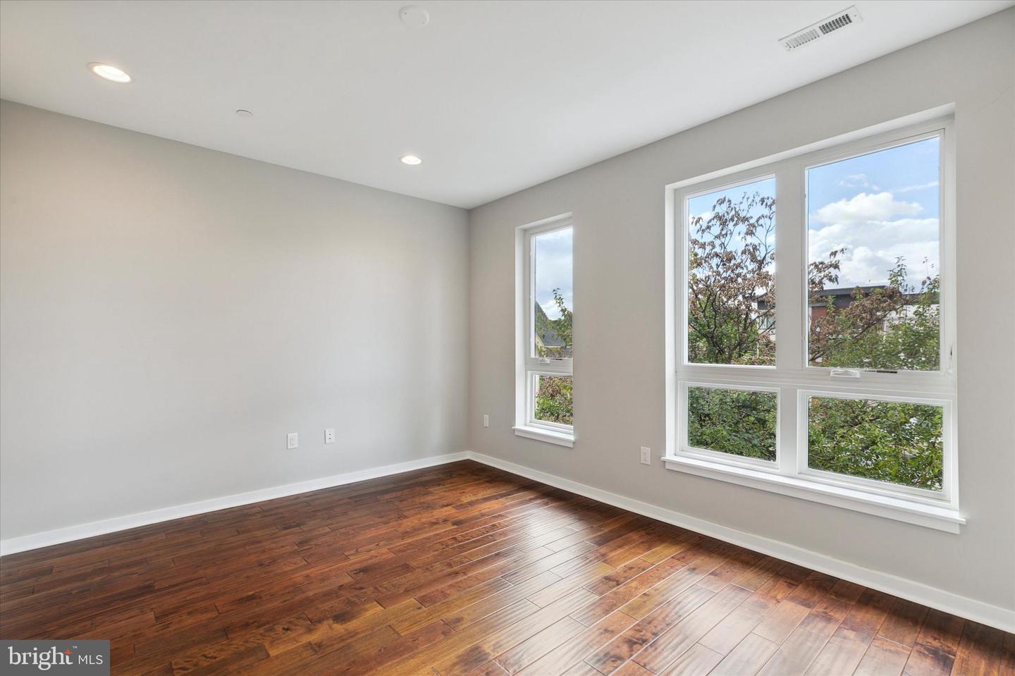3831 Terrace St #i Property Photo 12