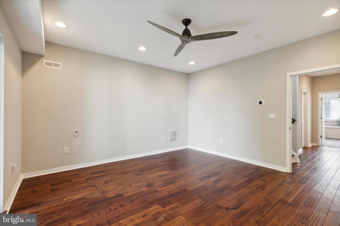 3831 Terrace St #i Property Photo 14