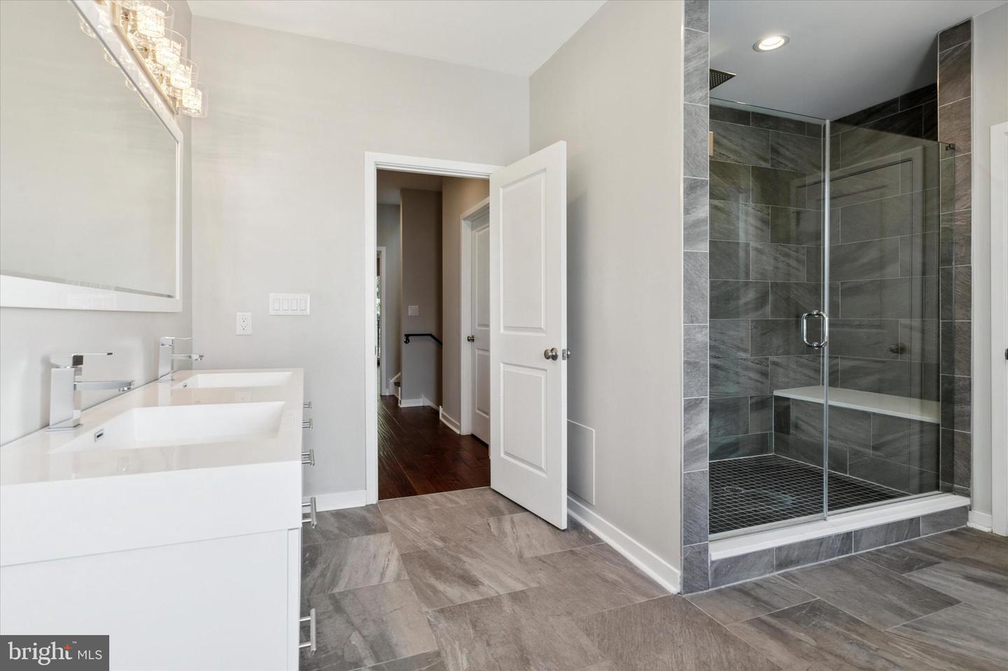 3831 Terrace St #i Property Photo 19