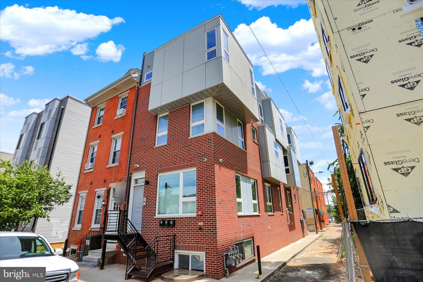 1213 N 15th St #unit C Property Photo 3