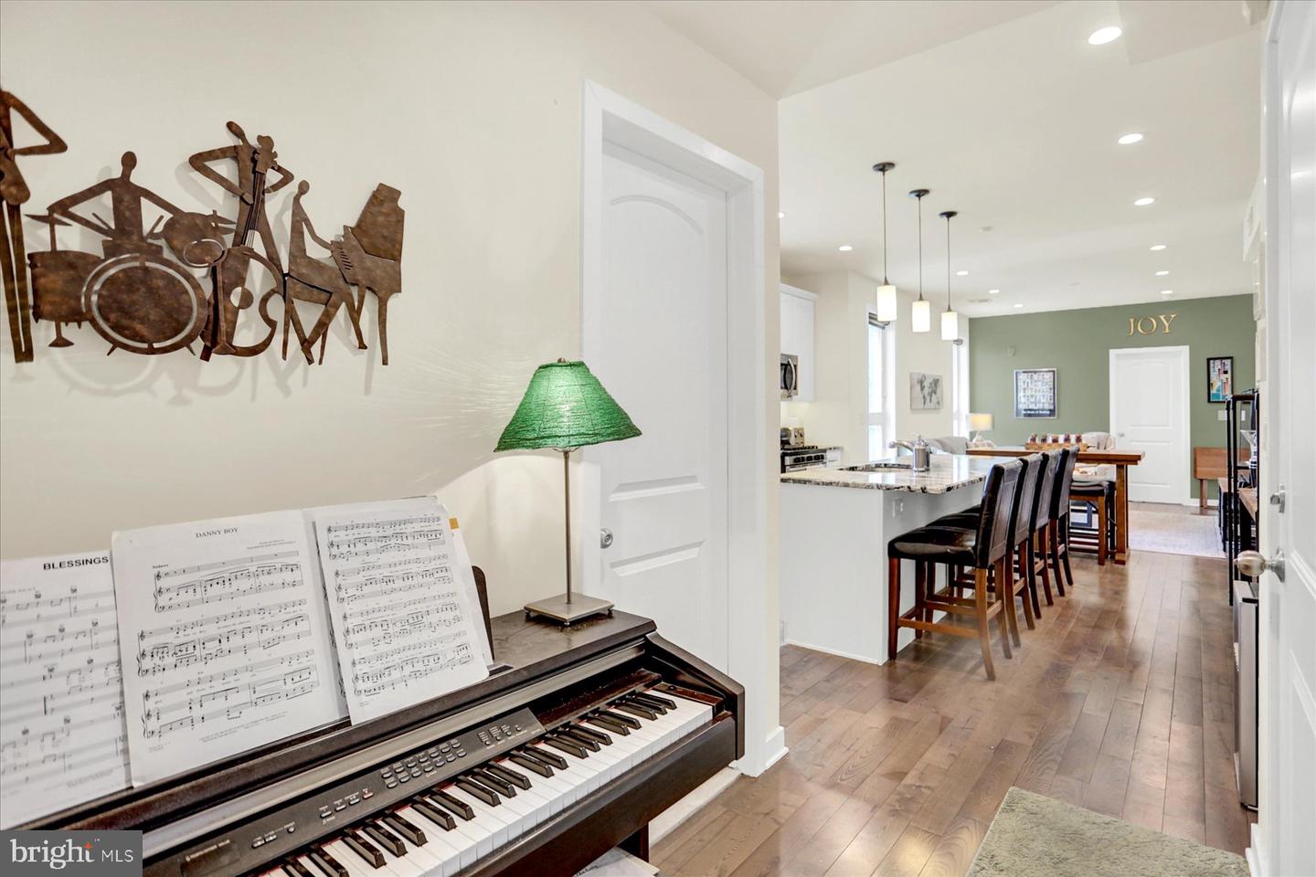 1213 N 15th St #unit C Property Photo 6