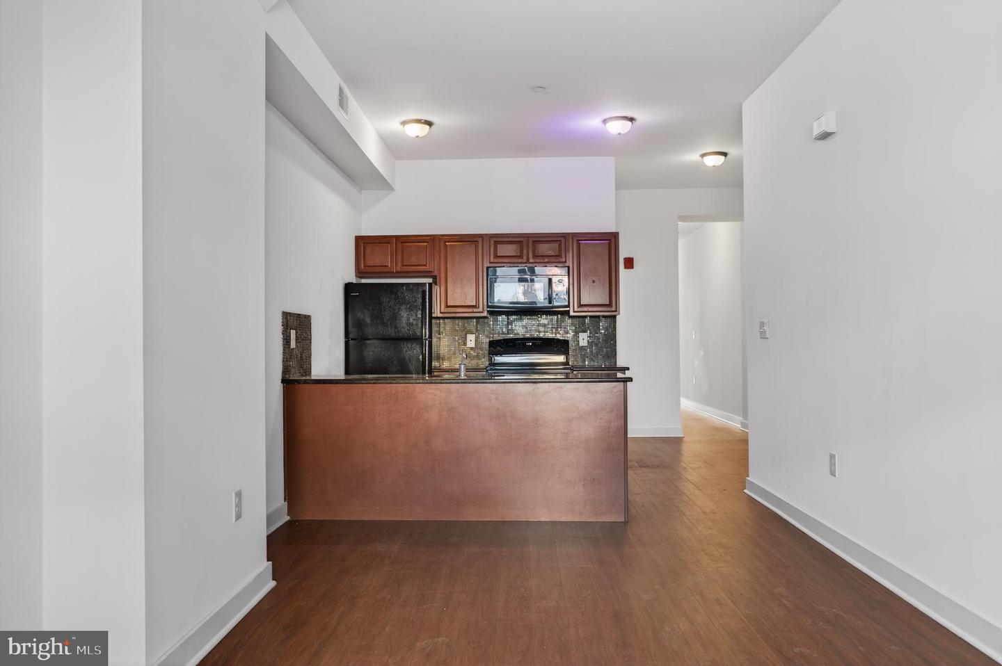6028 Market St #2 Property Photo 3