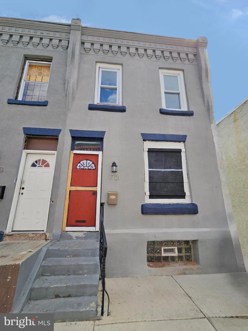1721 N Lecount St Property Photo 1