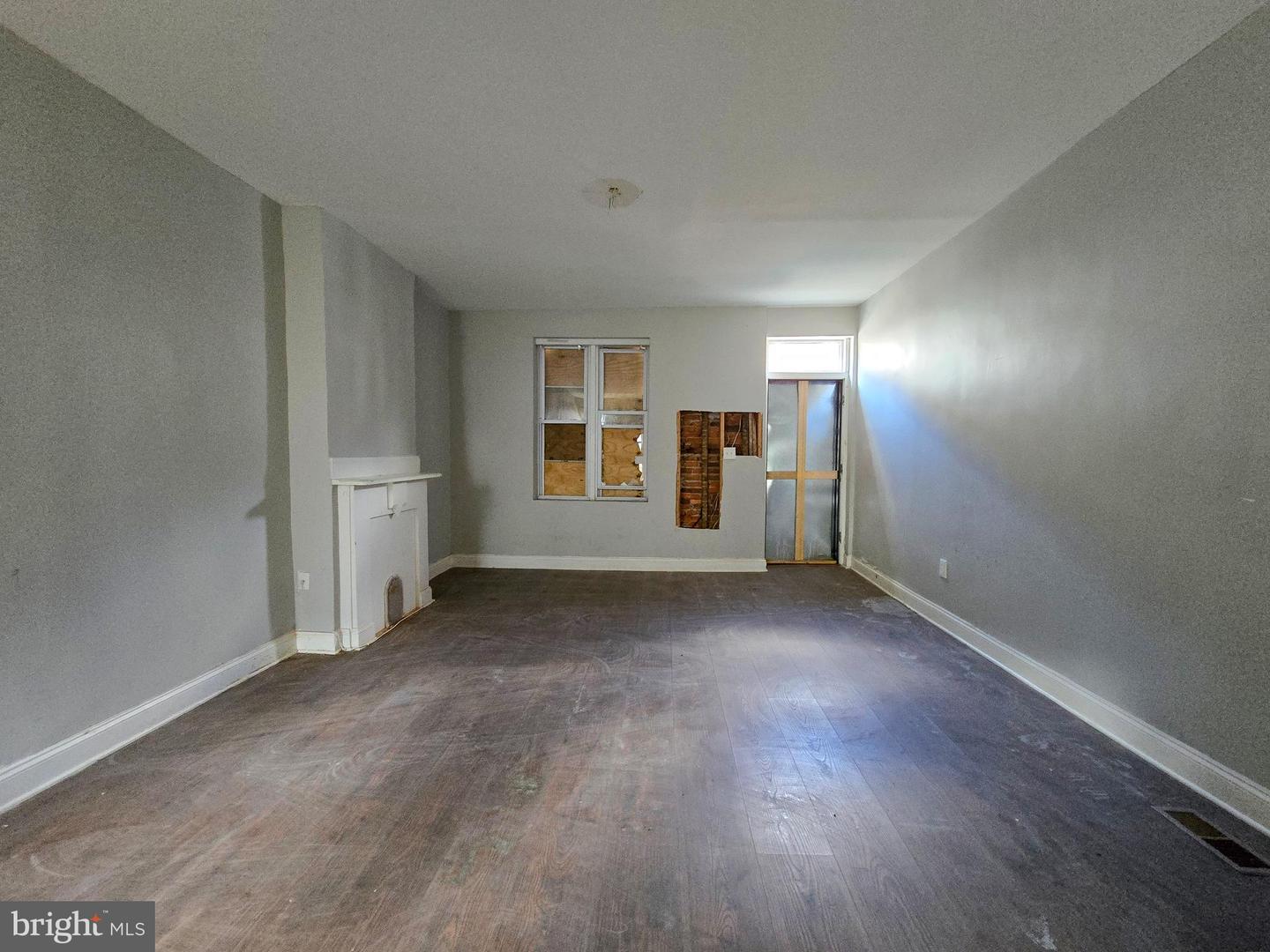 1721 N Lecount St Property Photo 3