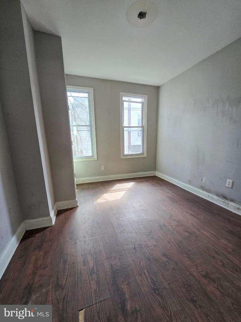 1721 N Lecount St Property Photo 7