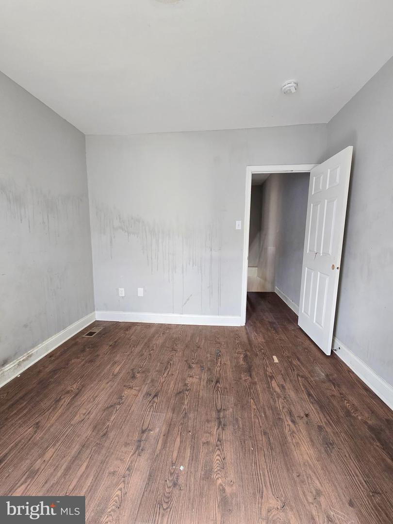 1721 N Lecount St Property Photo 8