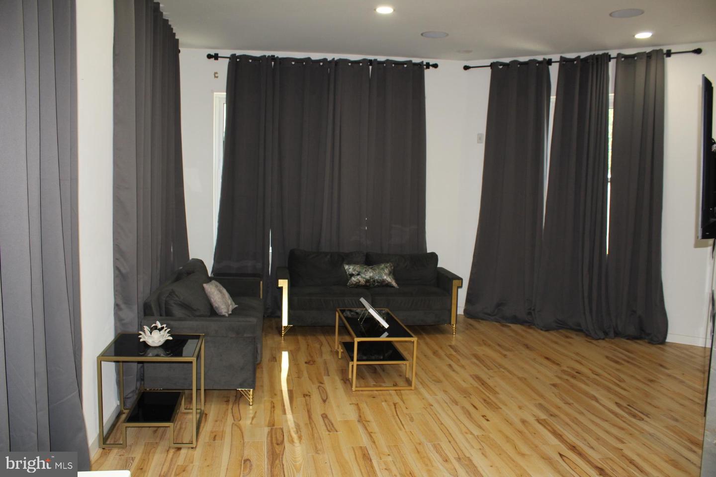 3017 Ridge #a Property Photo 8