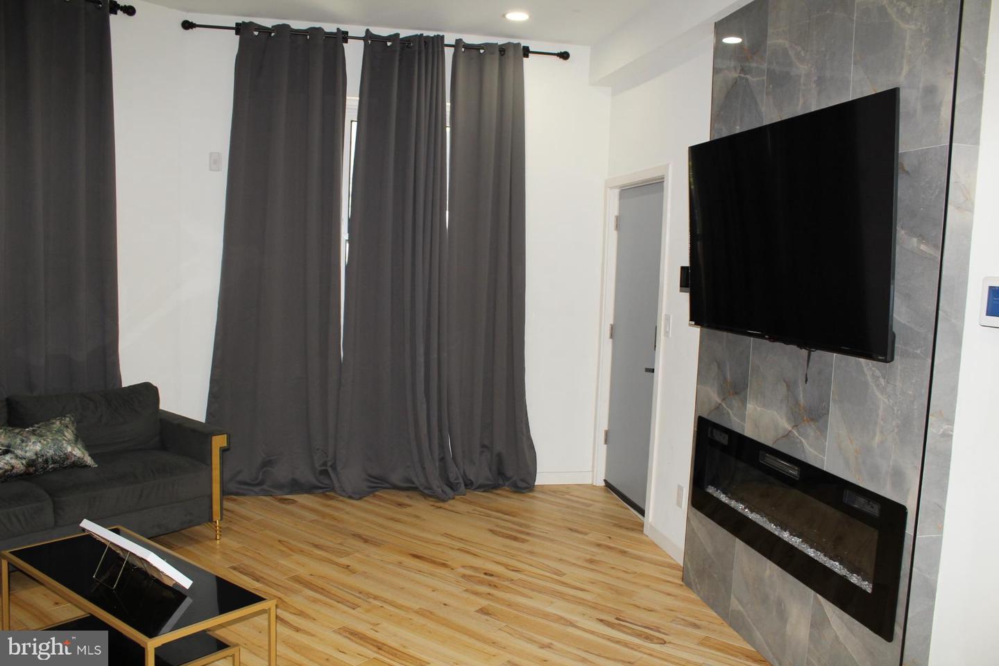 3017 Ridge #a Property Photo 9
