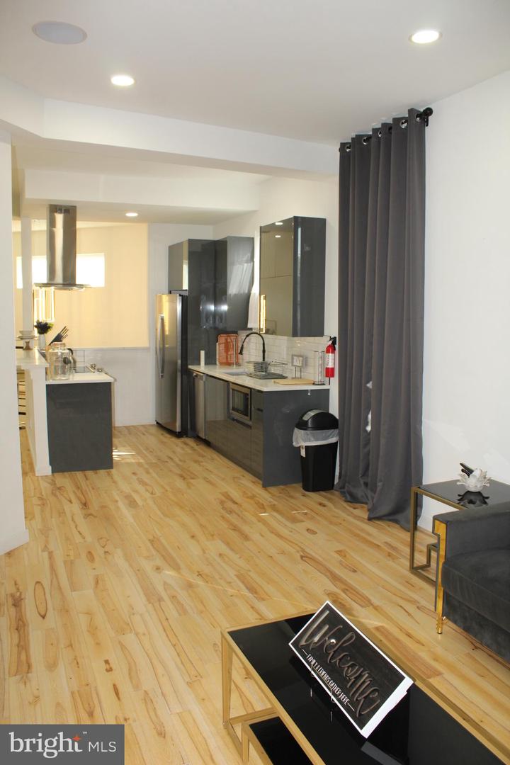 3017 Ridge #a Property Photo 10