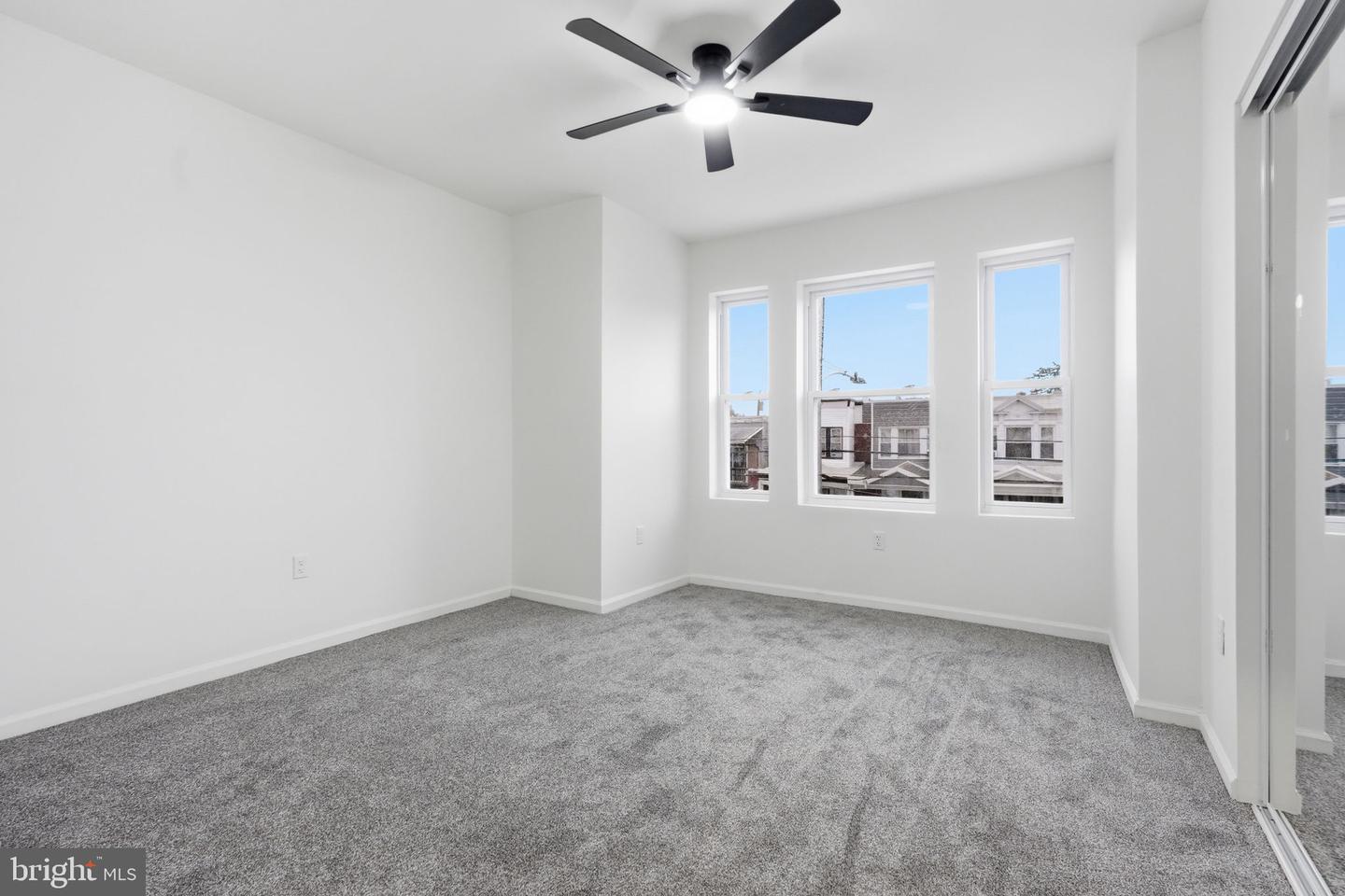 5753 Catharine St Property Photo 19