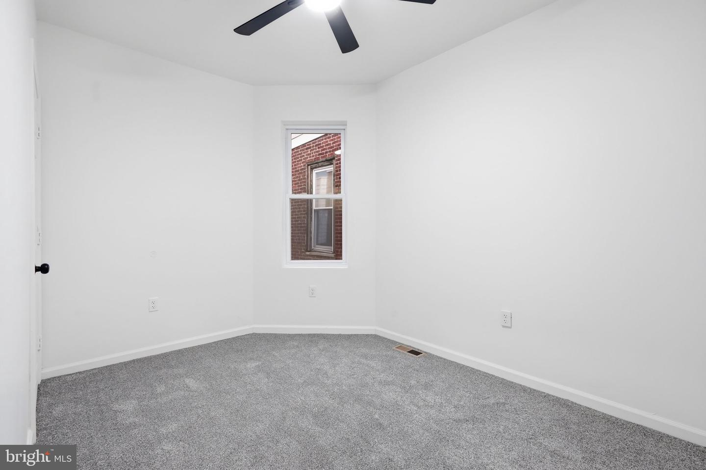 5753 Catharine St Property Photo 27