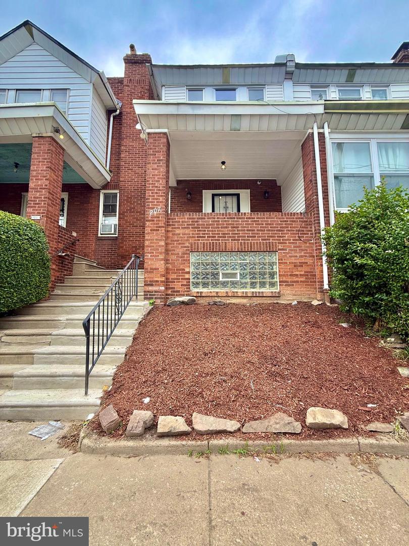 207 W Nedro Ave Property Photo 2