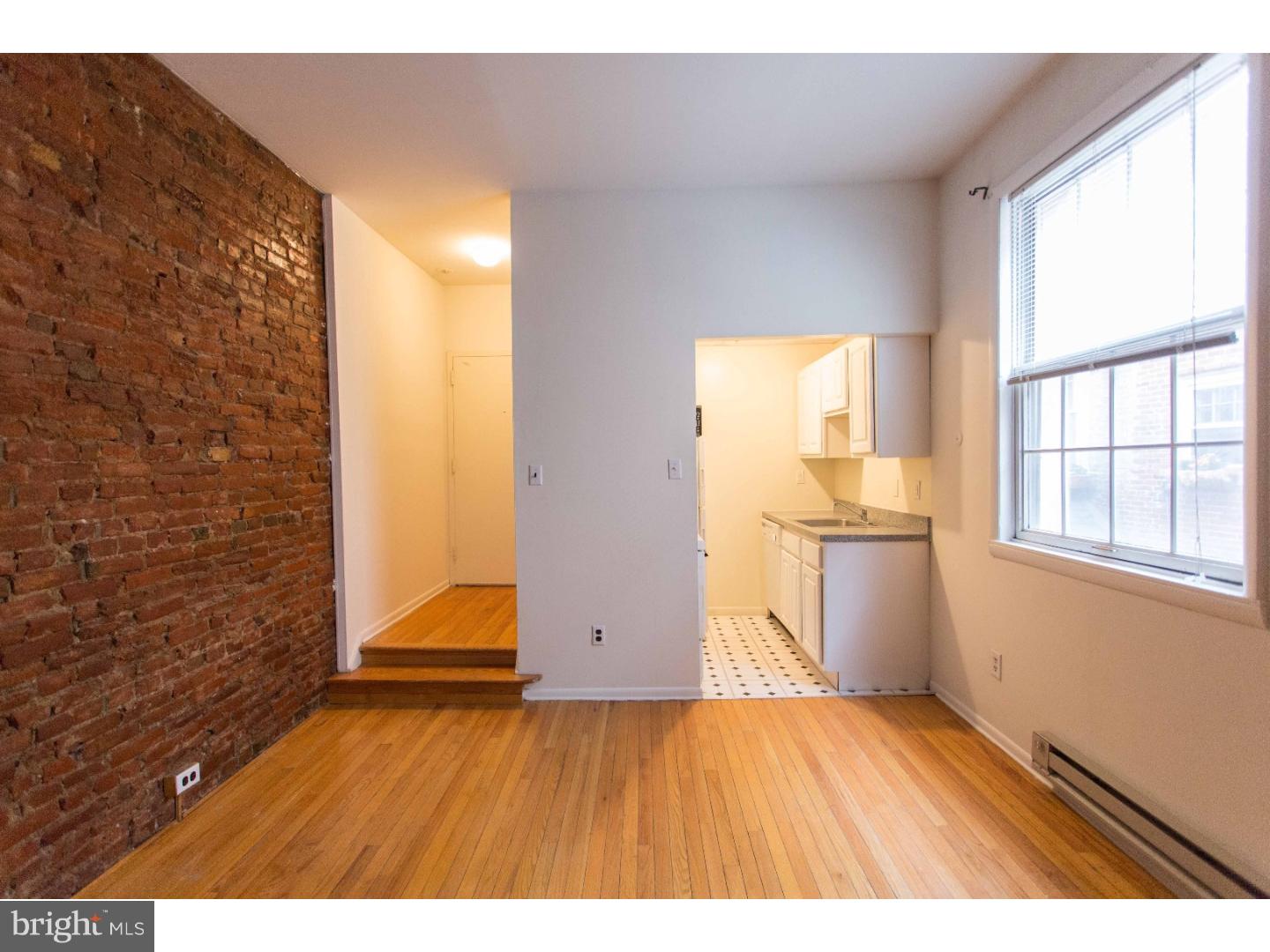 727 Spruce St #2r Property Photo 2