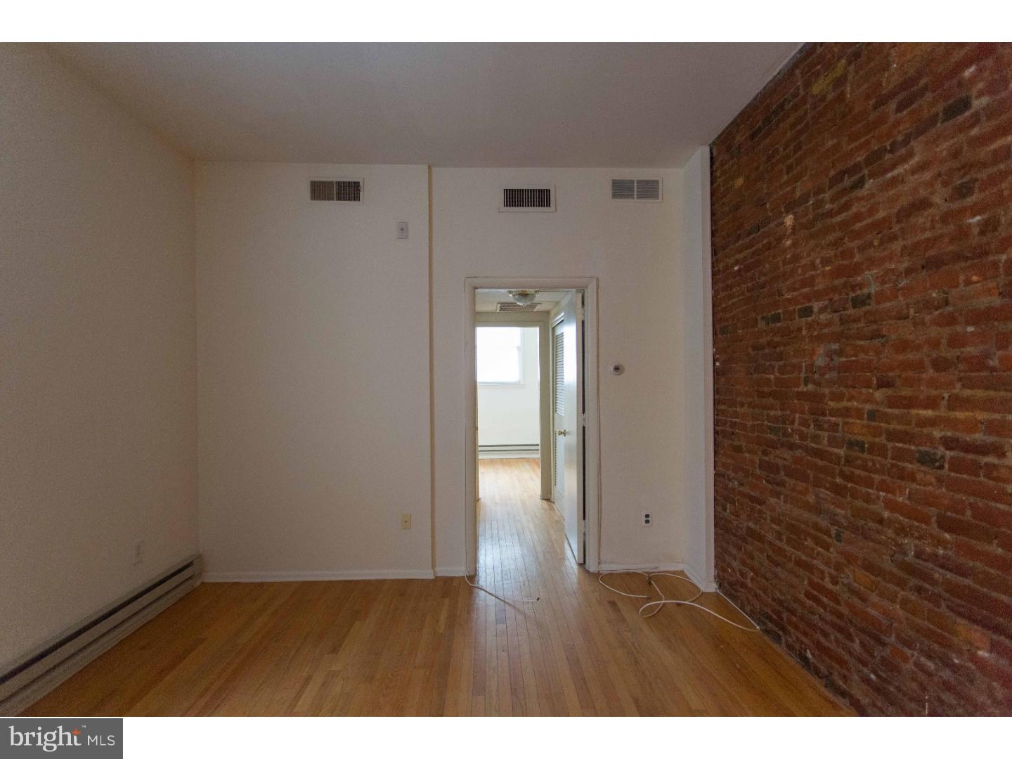 727 Spruce St #2r Property Photo 3
