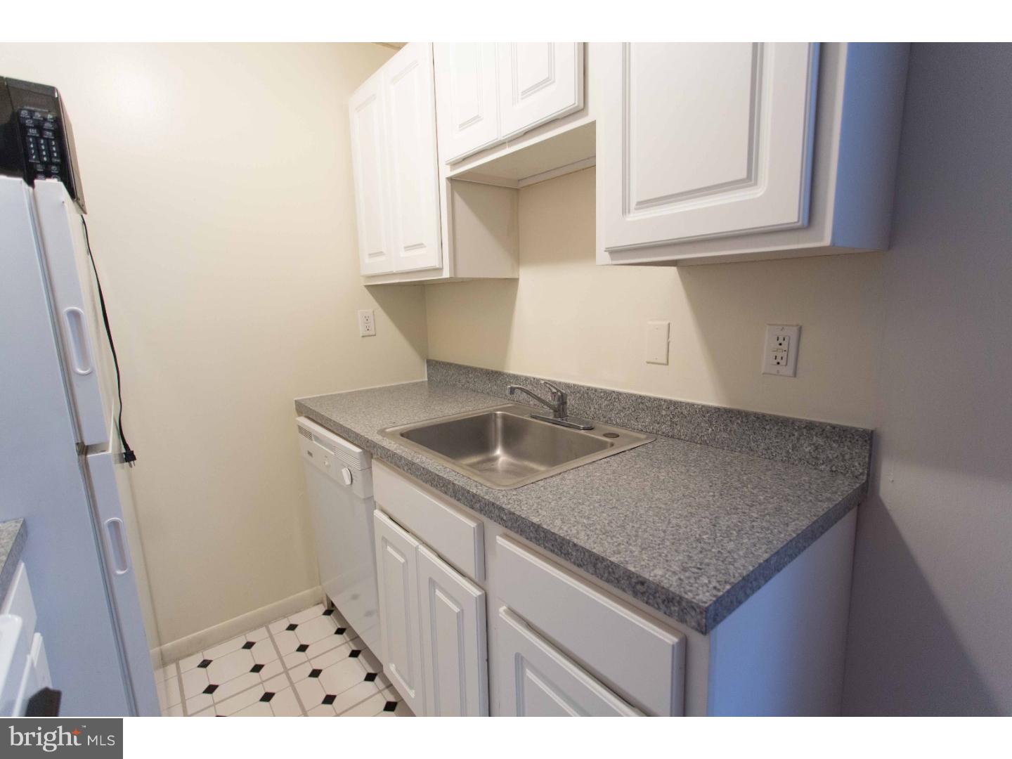 727 Spruce St #2r Property Photo 5