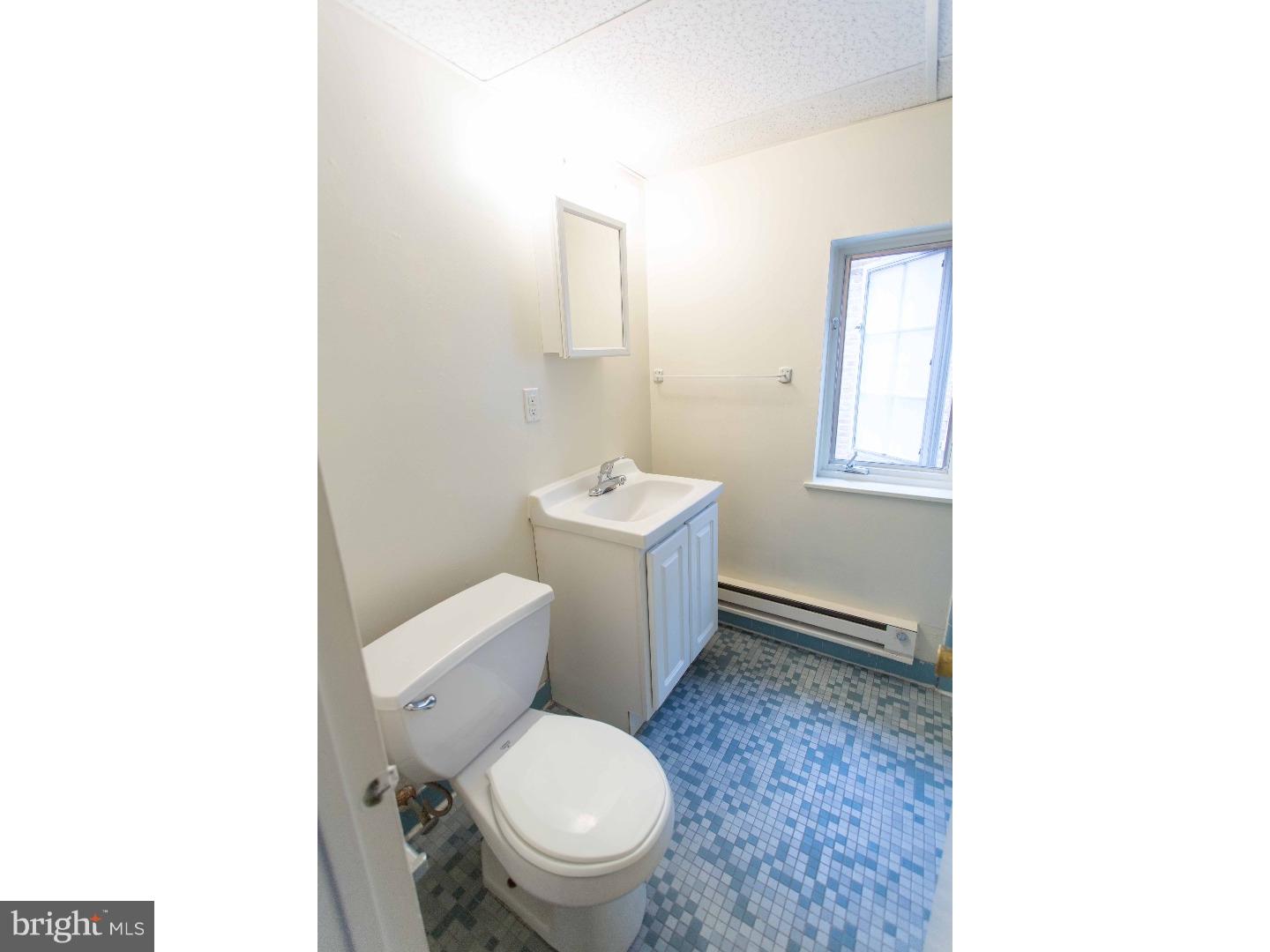 727 Spruce St #2r Property Photo 8