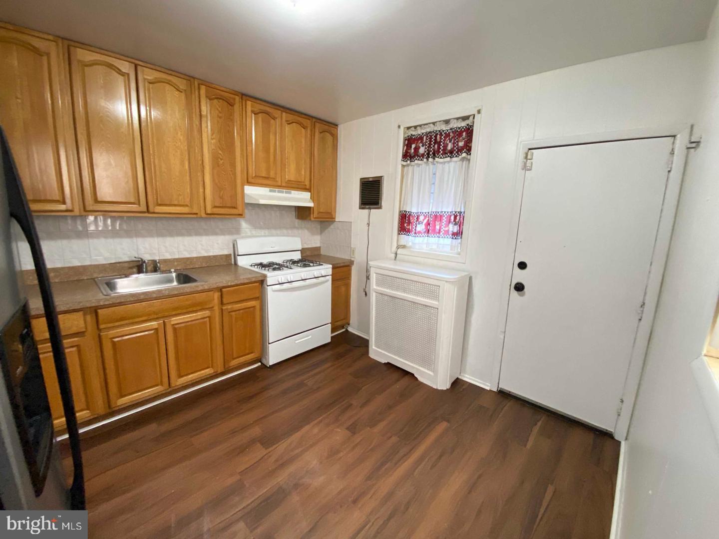 3027 Weikel St Property Photo 5