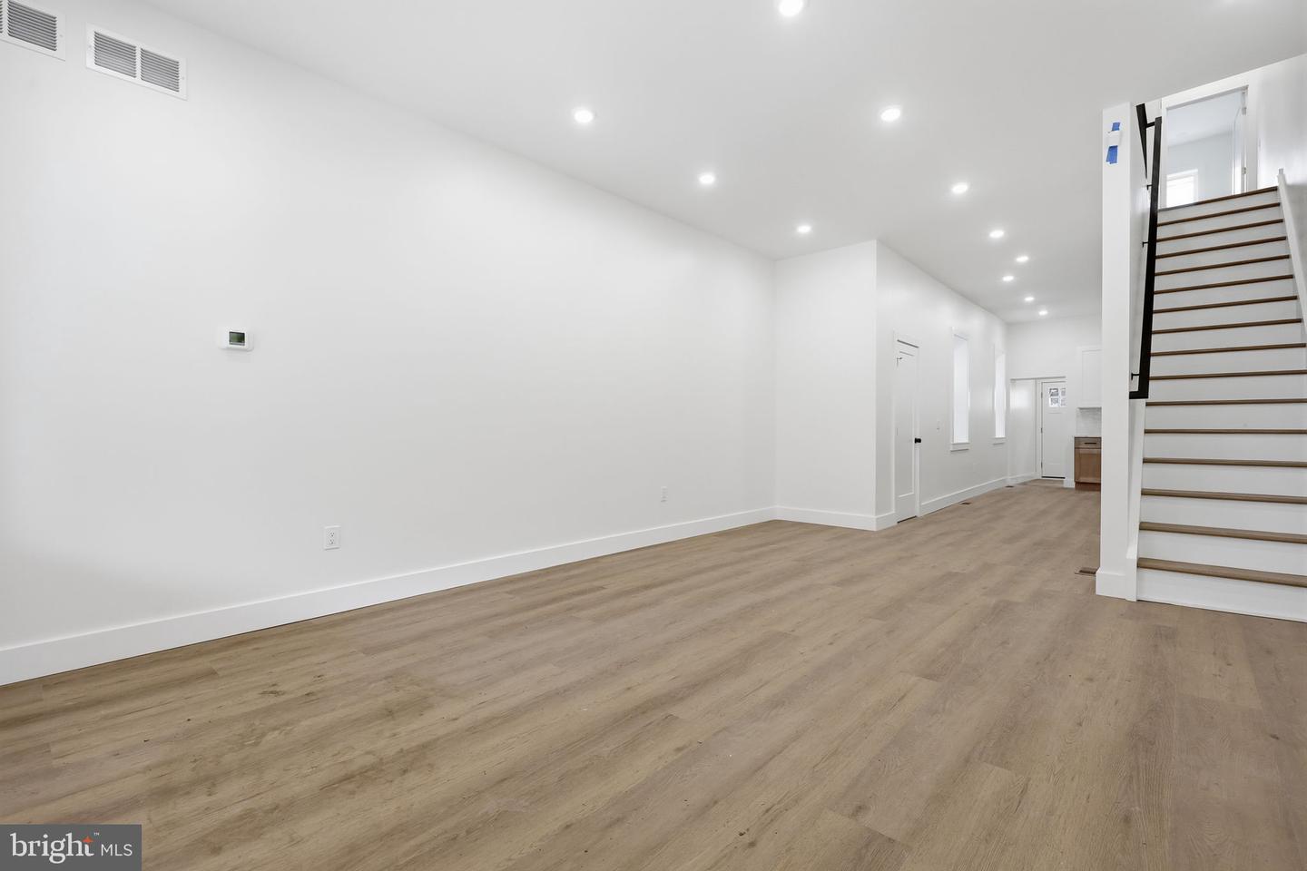 5517 Hunter St Property Photo 4