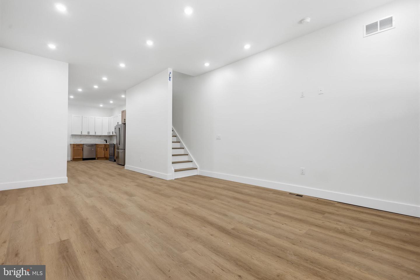 5517 Hunter St Property Photo 5