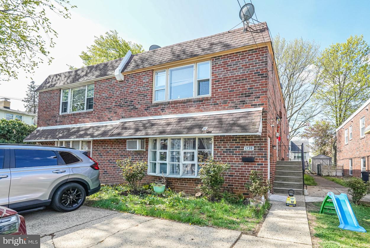 1728 Borbeck Ave Property Photo 1