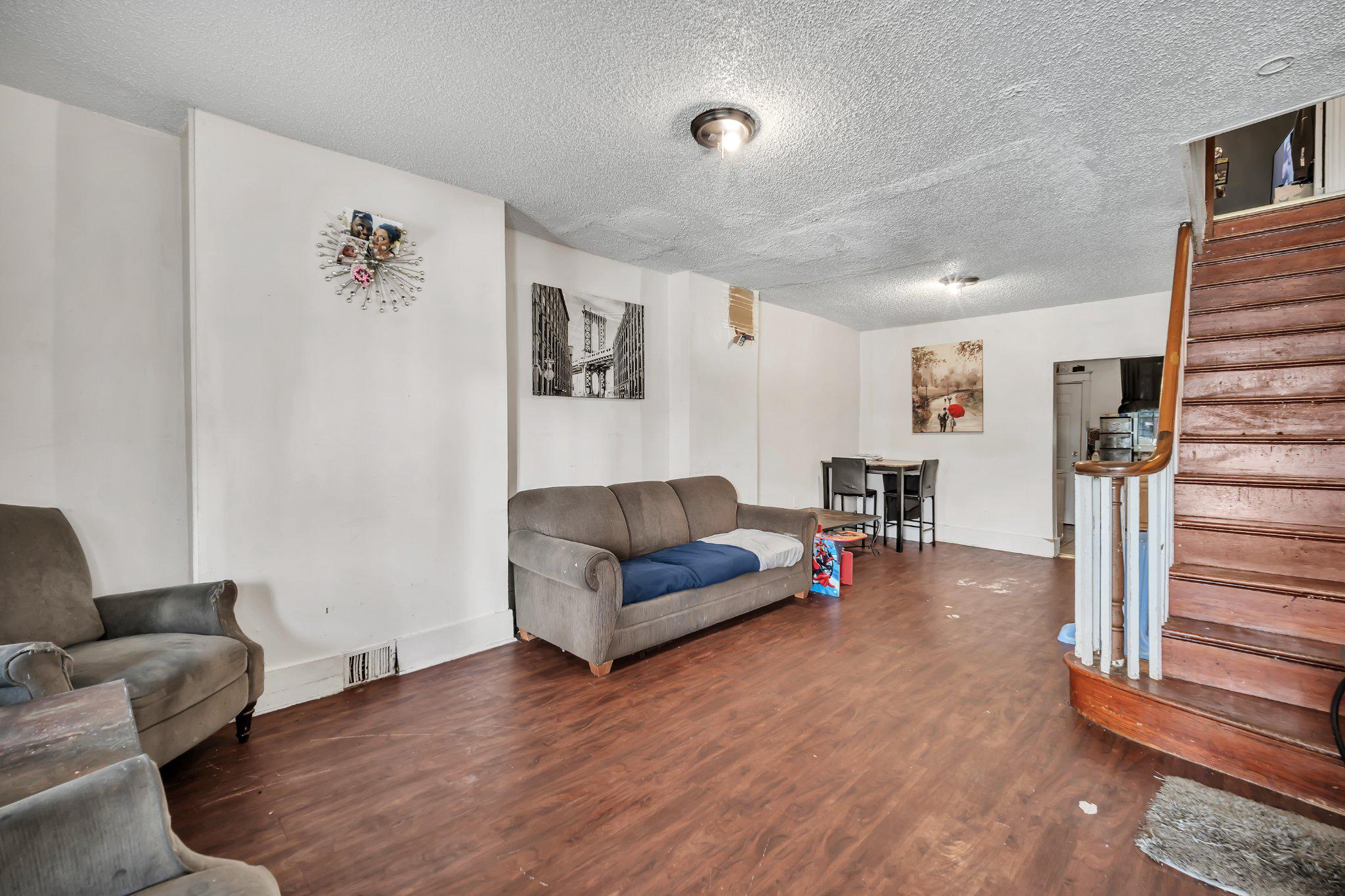 1913 S Beechwood St Property Photo 1