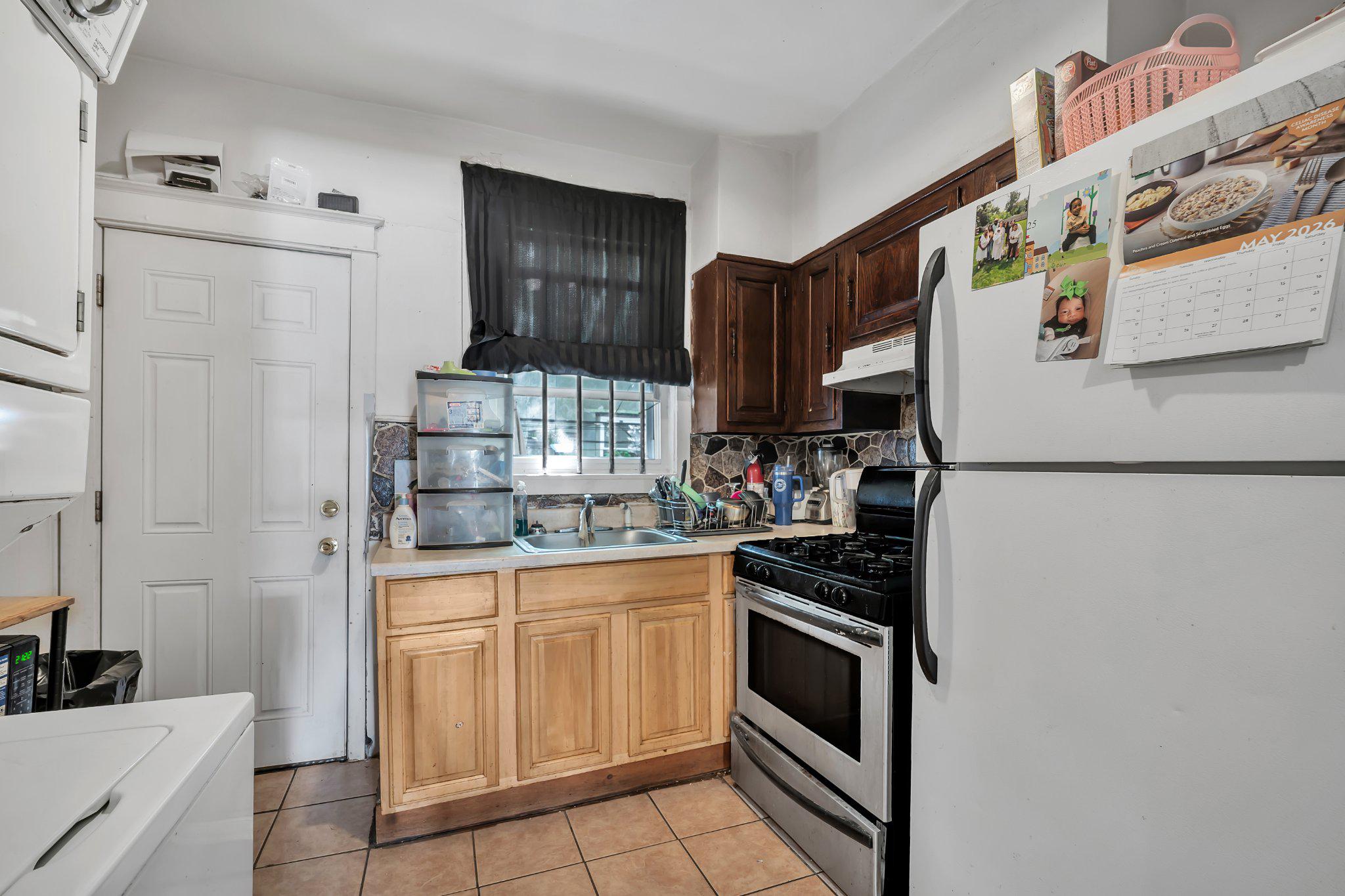 1913 S Beechwood St Property Photo 5