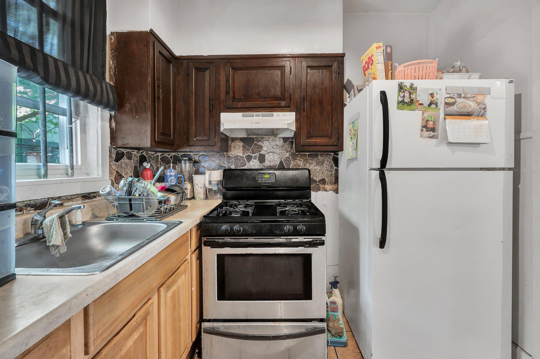1913 S Beechwood St Property Photo 6