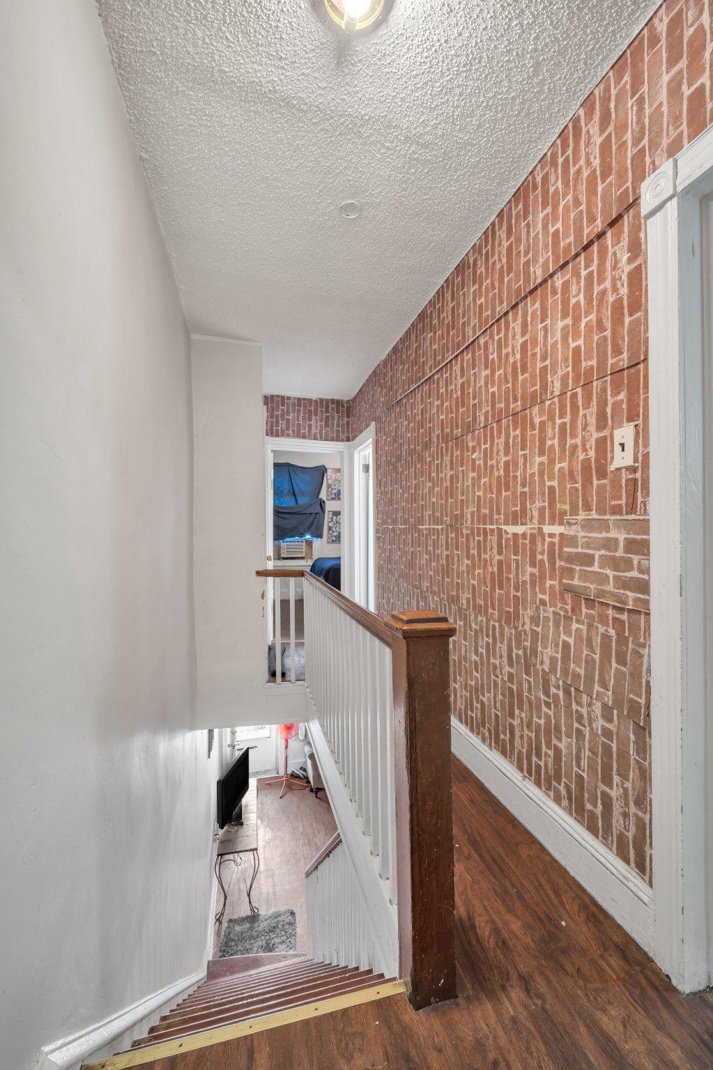 1913 S Beechwood St Property Photo 7