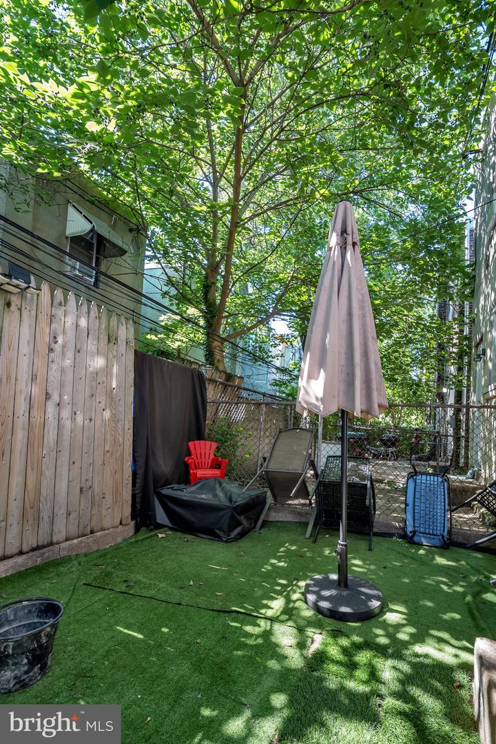 1913 S Beechwood St Property Photo 18