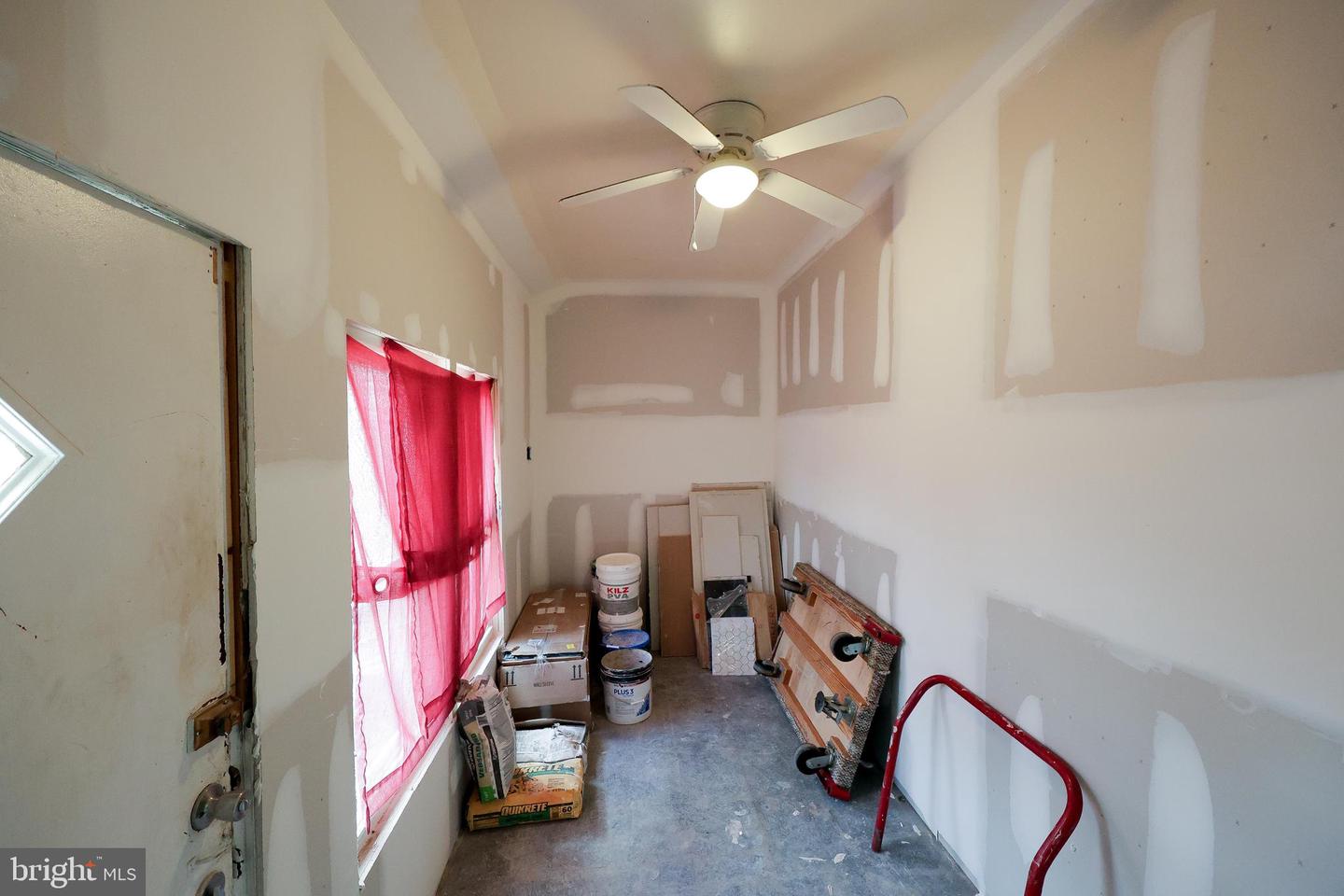 5212 Race St Property Photo 2