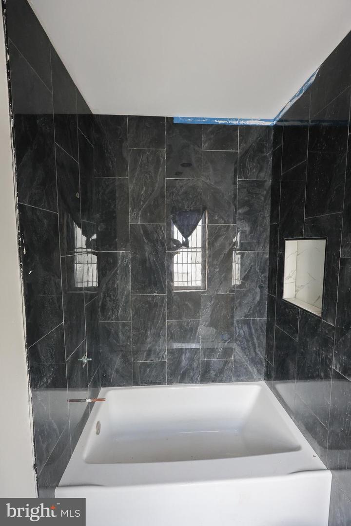 5212 Race St Property Photo 8