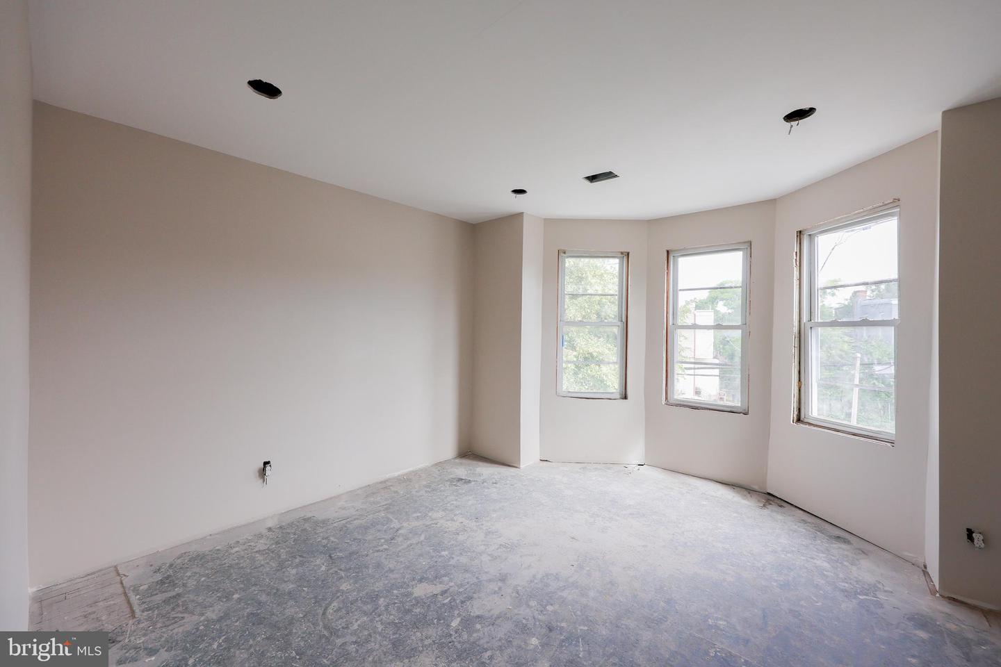 5212 Race St Property Photo 13