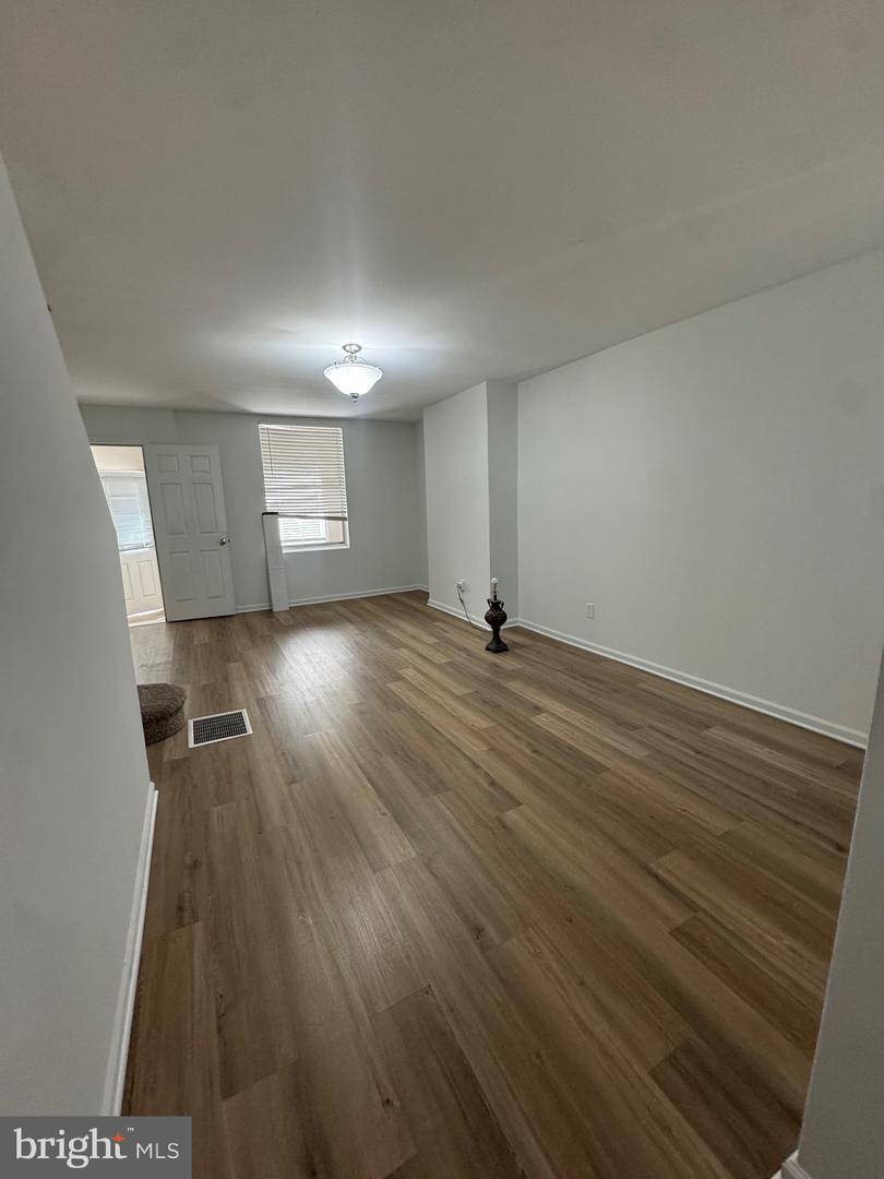 3029 N Front St Property Photo 5