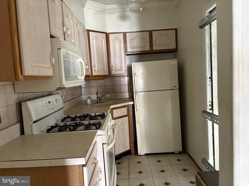 2054 Anchor St Property Photo 10