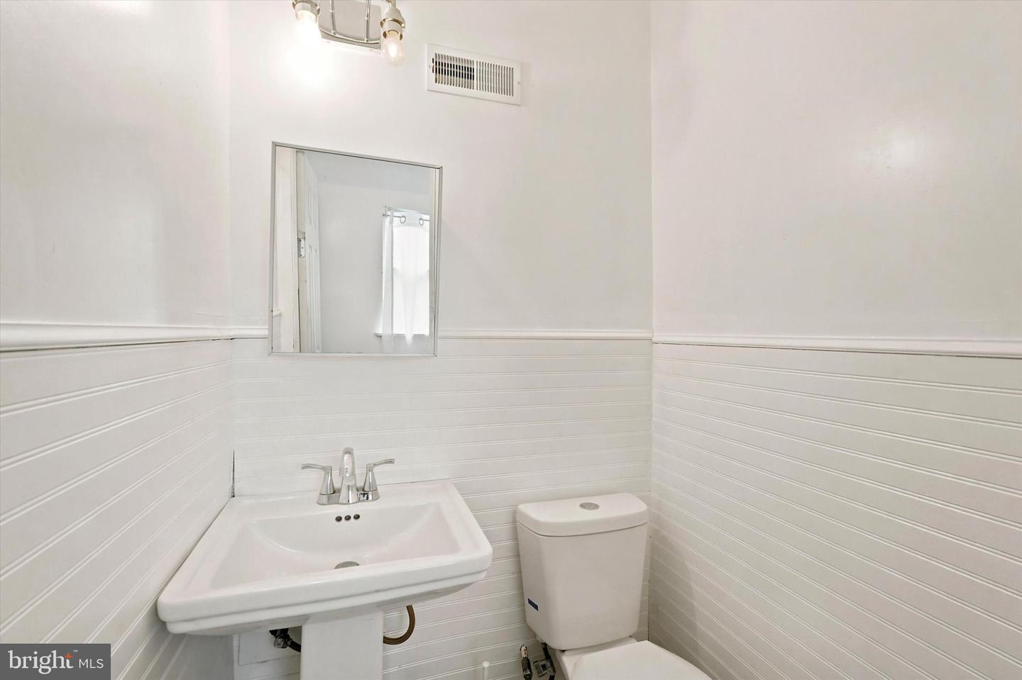 3642 N 11th St Property Photo 6