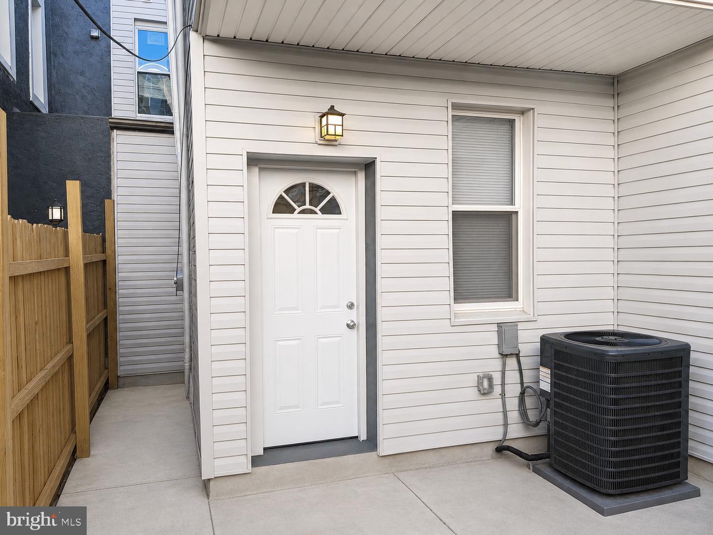 3133 Euclid Ave Property Photo 17
