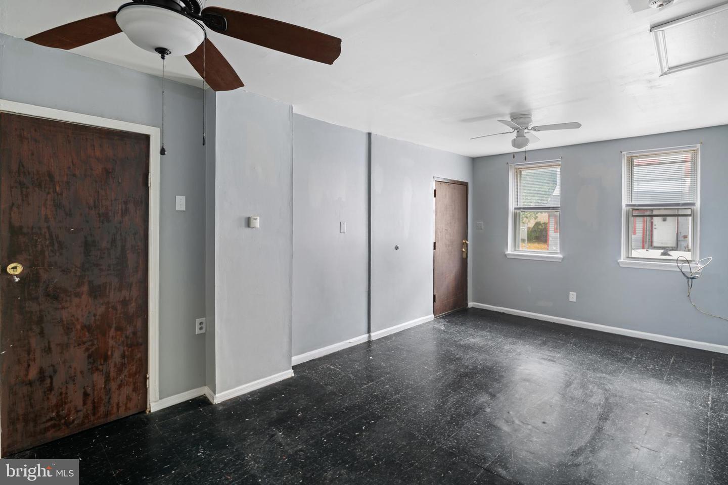 2407 N Marshall St Property Photo 3