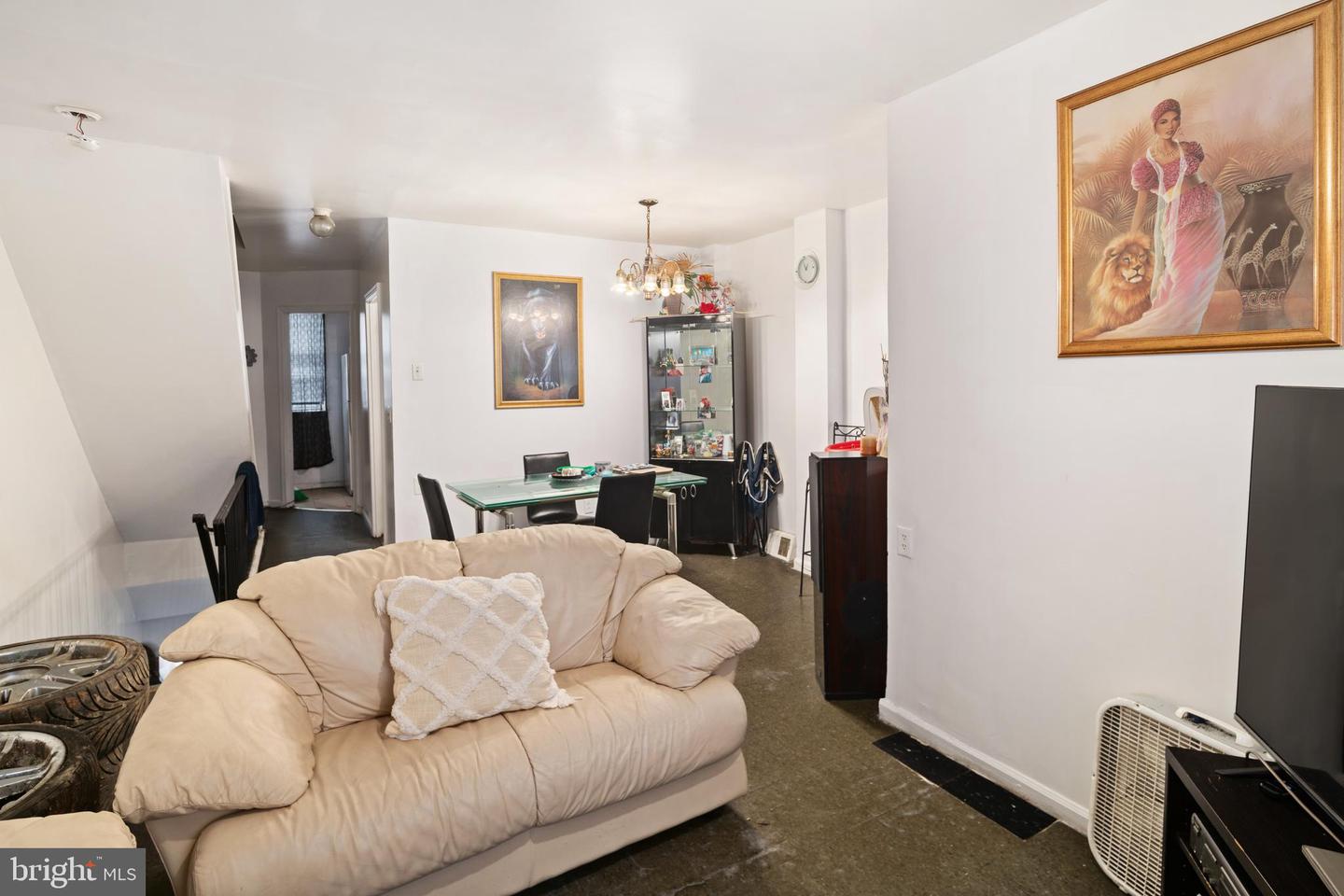2407 N Marshall St Property Photo 10