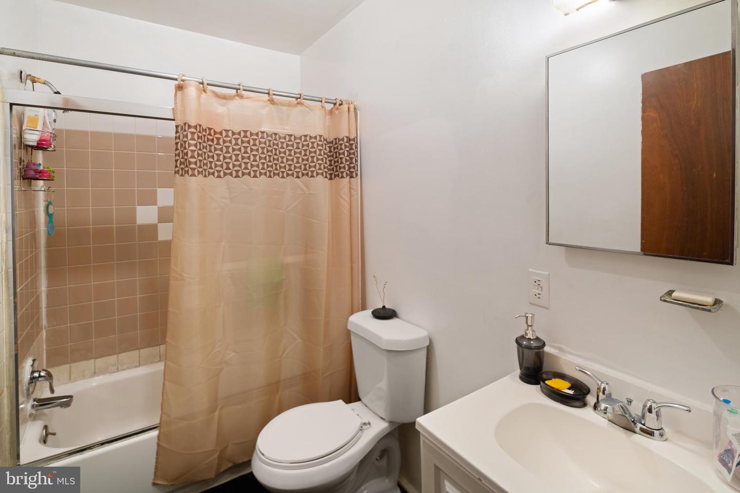 2407 N Marshall St Property Photo 15