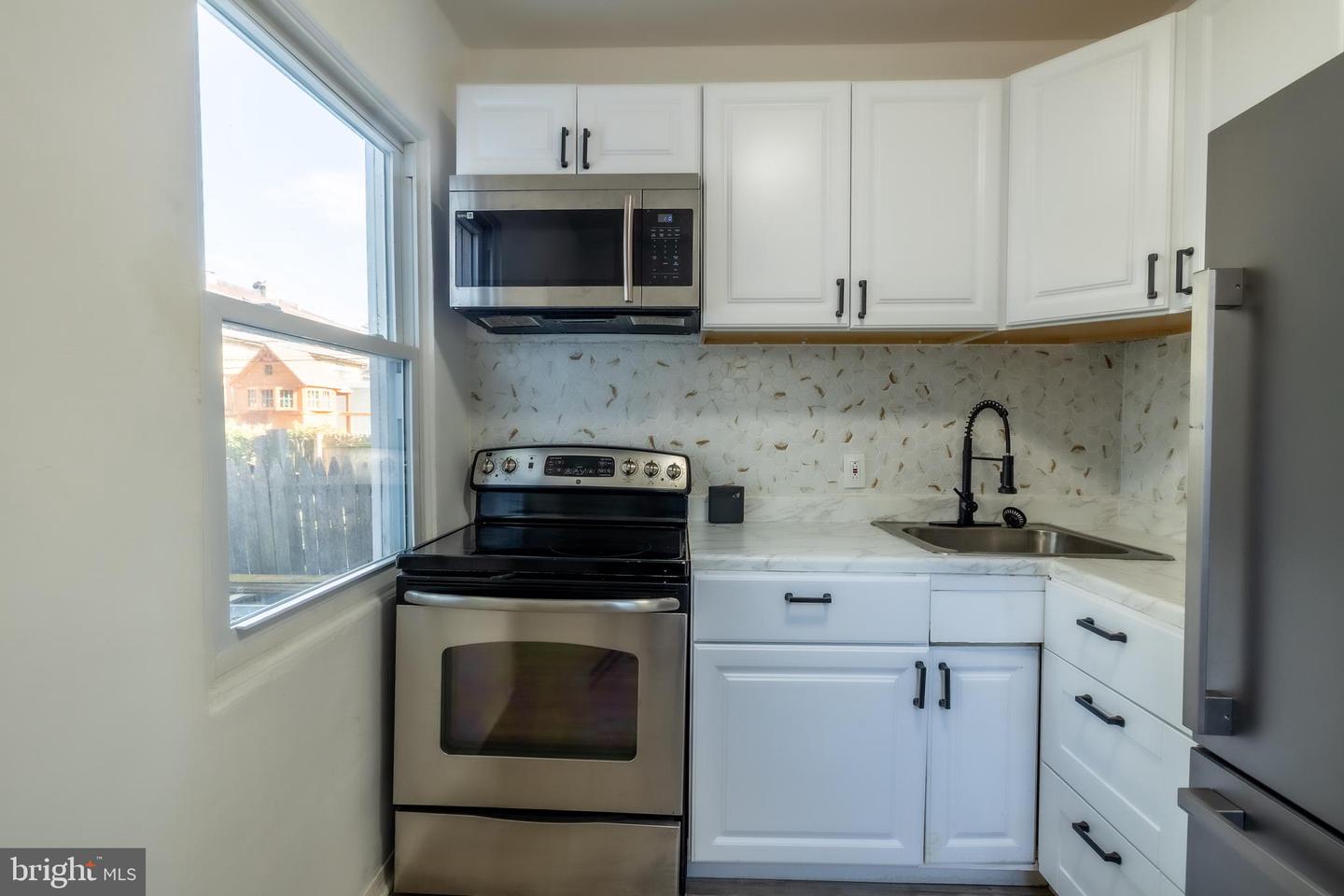 6515 N Park Ave Property Photo 11