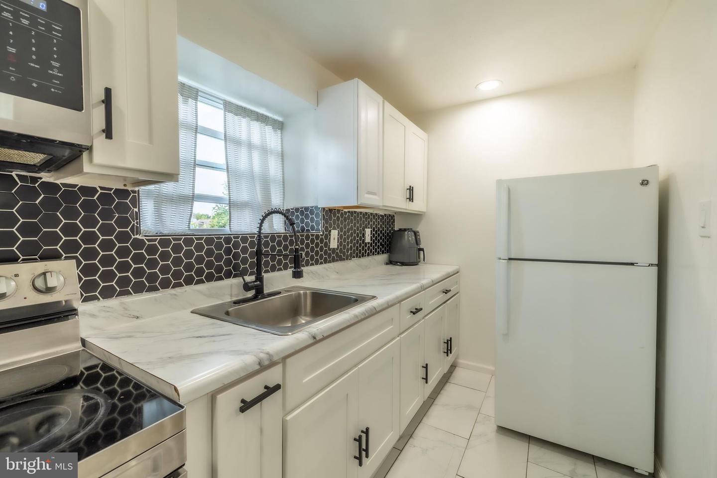6515 N Park Ave Property Photo 16