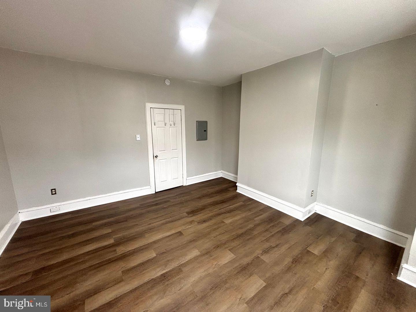 223 S 49th St #2f Property Photo 3