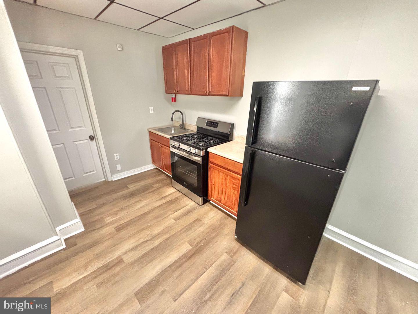 223 S 49th St #2f Property Photo 9