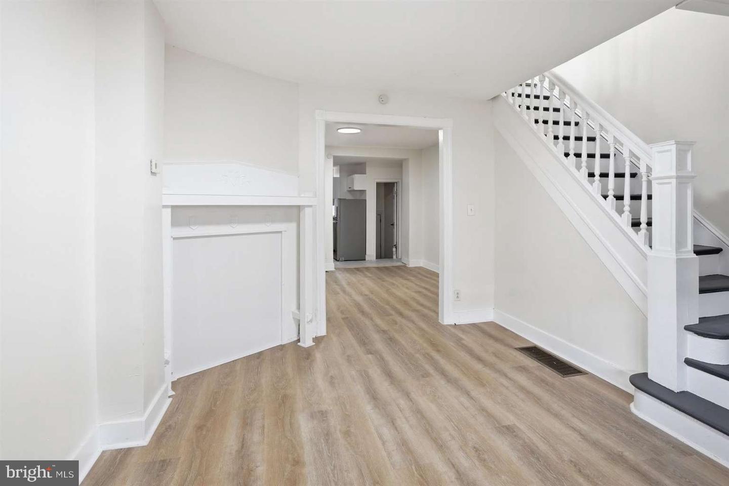 5532 Addison St Property Photo 15