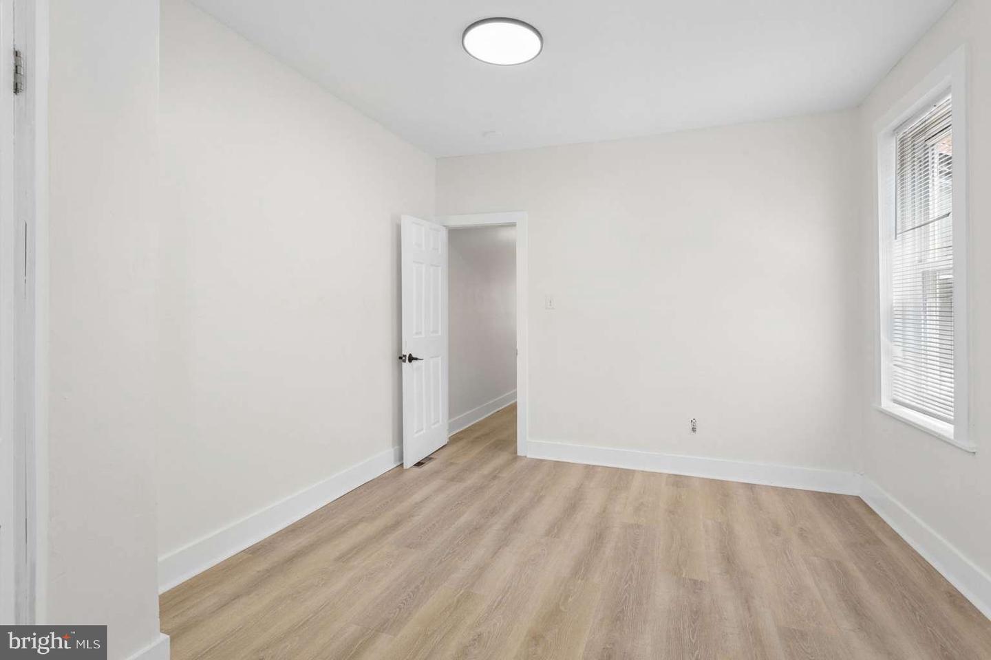 5532 Addison St Property Photo 31
