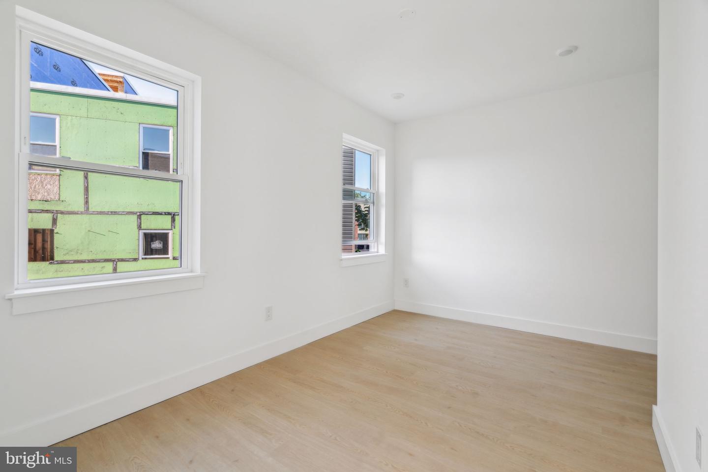 2400 W Montgomery Ave #8 Property Photo 3